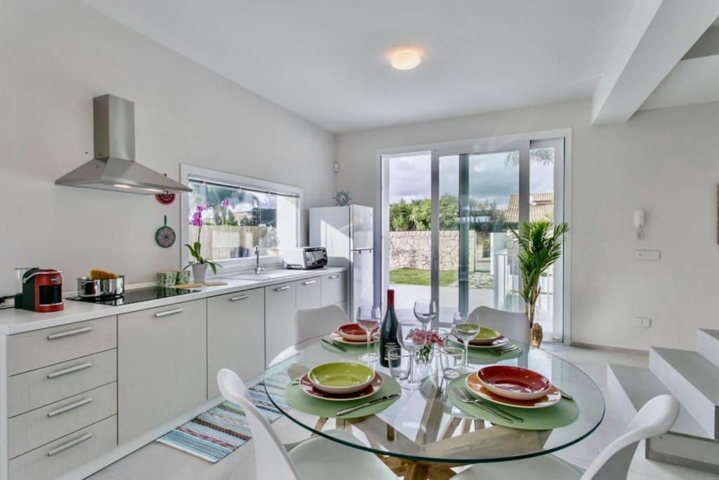 Domus Maulli - Villa Sul Mare Marina di Ragusa Eksteriør billede